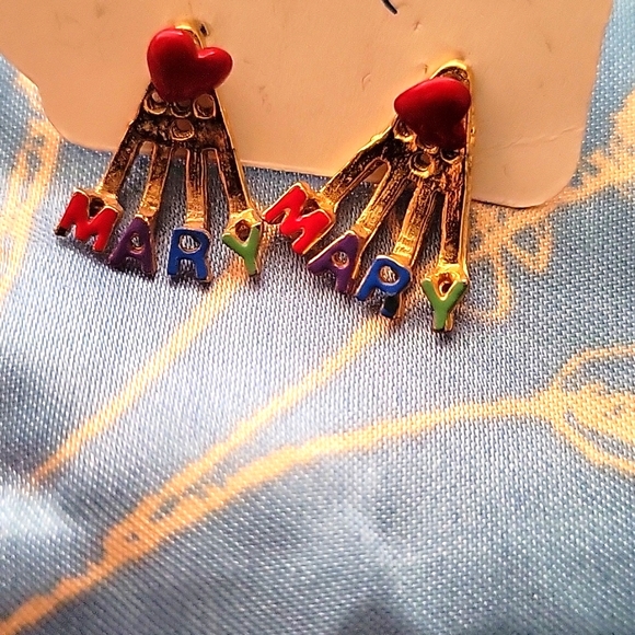 "Mary" heart gold tone letter earrings - Picture 1 of 3